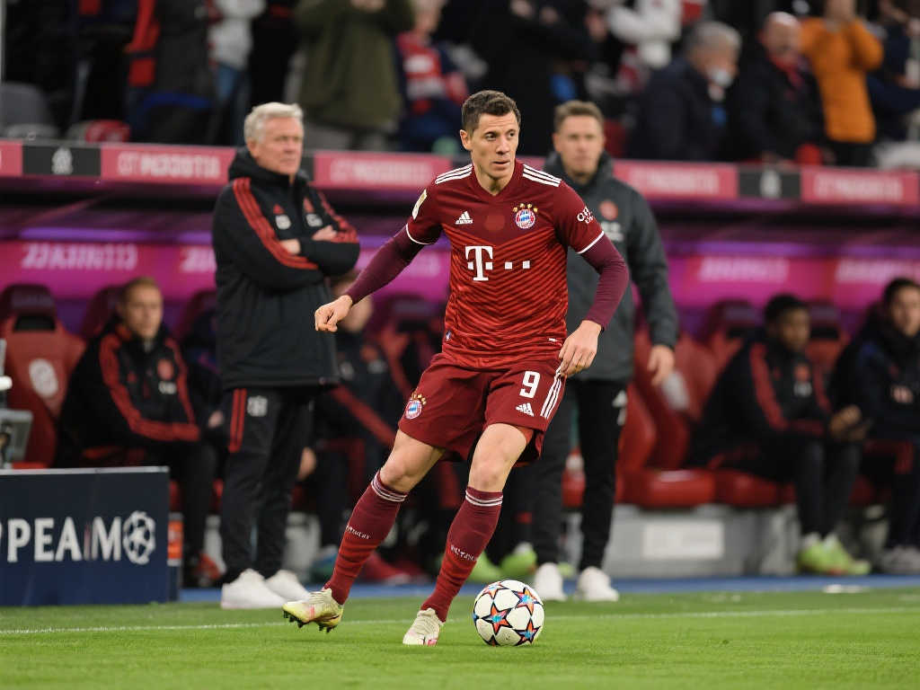 拜仁双重打击:穆西亚拉或赛季无缘,穆勒今夏离队 拜仁双重打击:穆西亚拉或赛季无缘,穆勒今夏离队